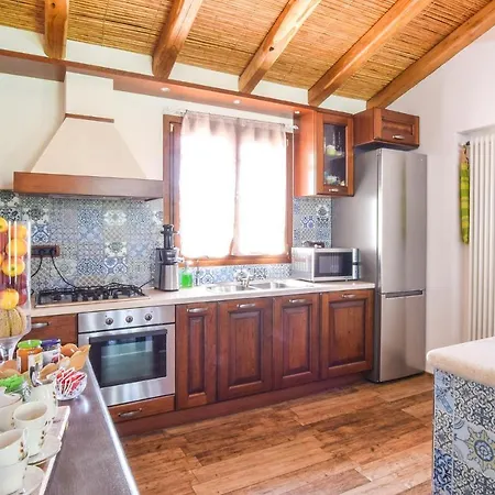Nyaraló Awesome In With Kitchen *